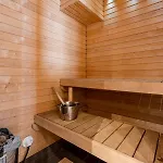 1br Penthouse With Sauna & Rooftop Terrace *