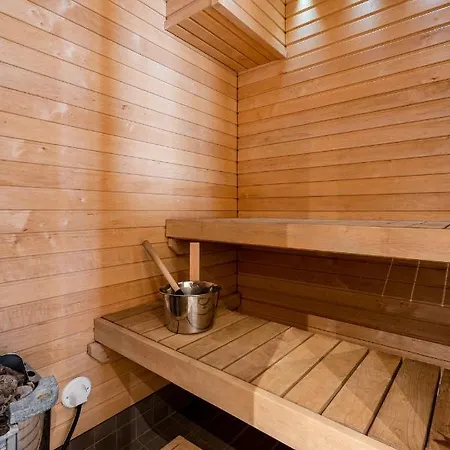 1br Penthouse With Sauna & Rooftop Terrace *